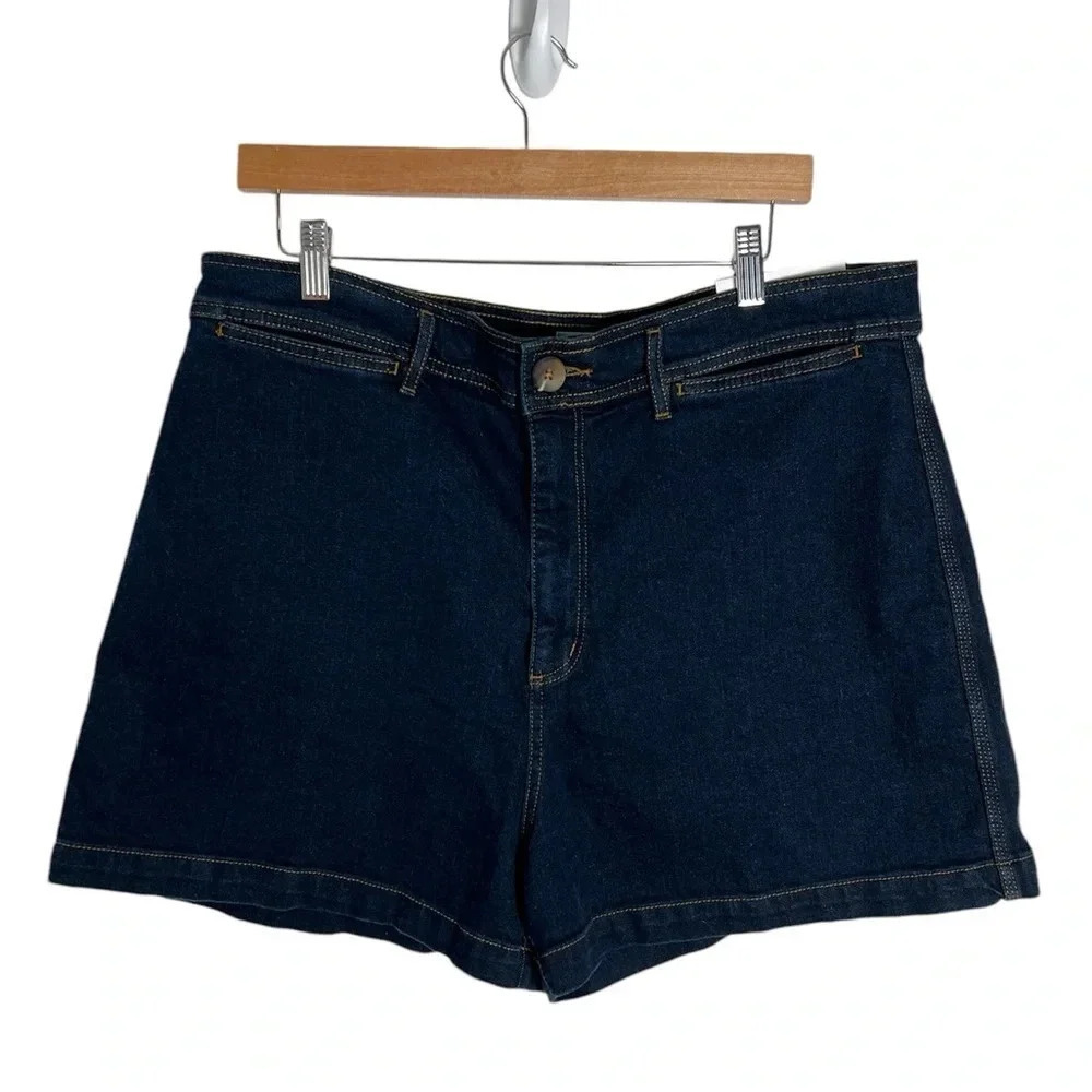 LOFT Welt Pocket Denim Shorts in Refined Dark Indigo Wash Size 32/14